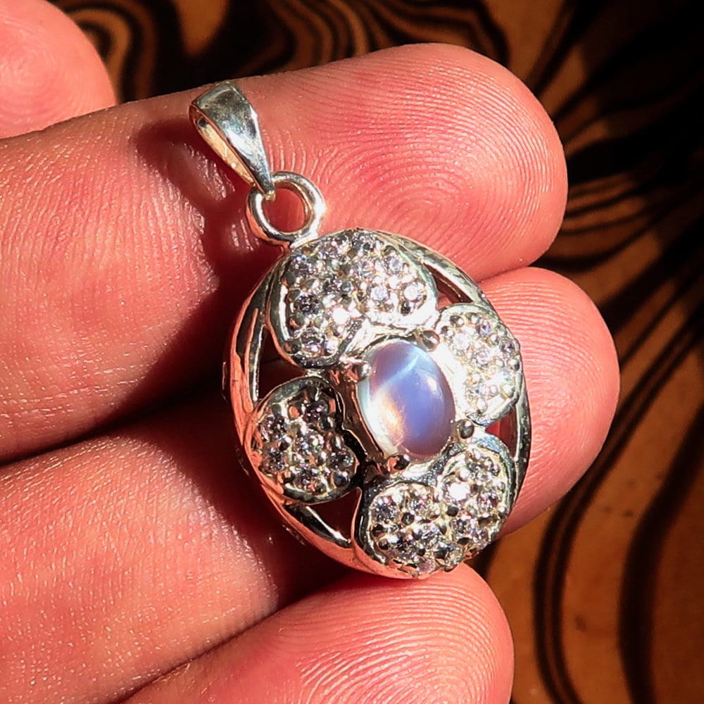 Prívesok s mesačným kameňom, prívesok zo striebra, prívesok zo striebra s trojlístkom,