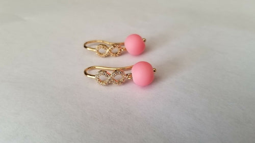 Roztomilá visacia náušnica