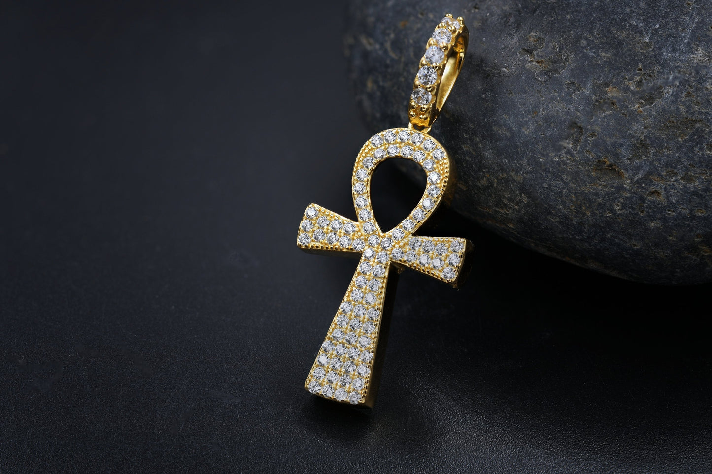 FASHIONABLE  PENDANT